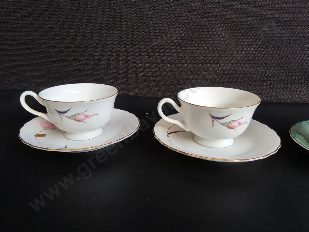 4 VINTAGE TEA CUP AND SAUCER SETS, INCLUDING FINE CHINA Image 1++