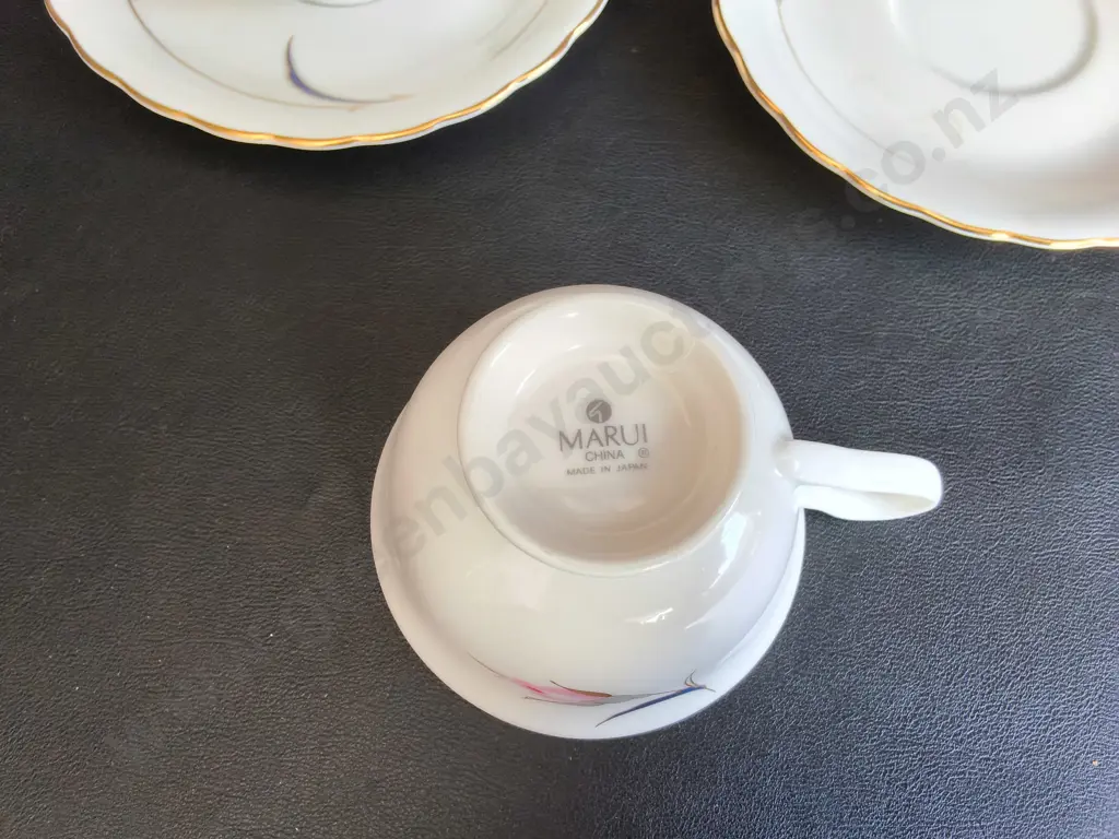 4 VINTAGE TEA CUP AND SAUCER SETS, INCLUDING FINE CHINA Image 1++