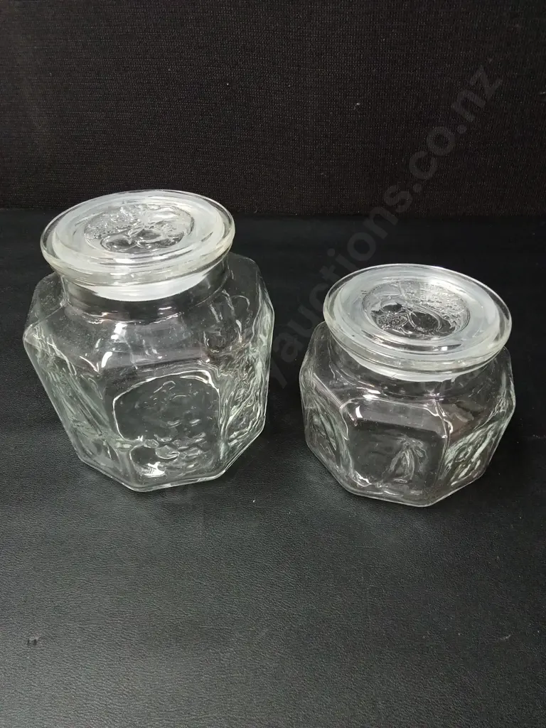 VINTAGE PEWTER CUP H12CM AND 2 GLASS JARS Image 1++