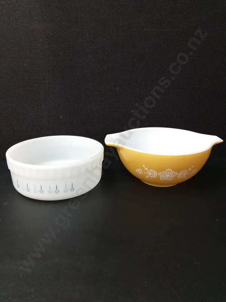 5 PYREX DISHES TALLEST H9.5CM AND A CASSEROLE DISH Image 1++