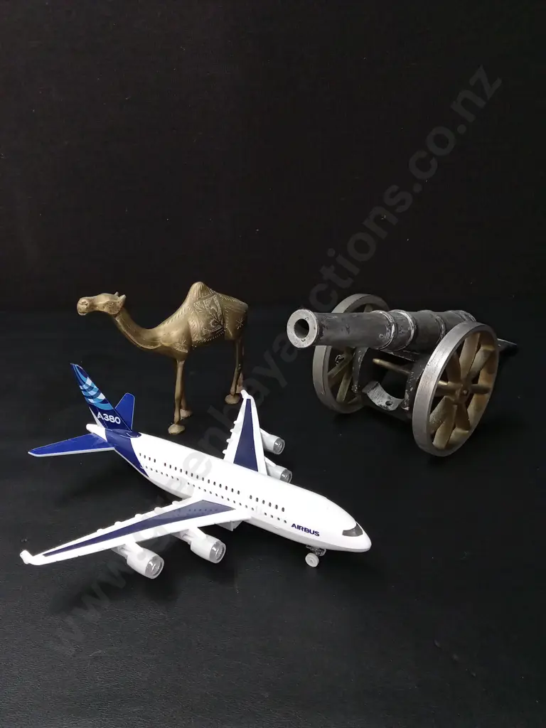 CANON, PLANE AND CAMEL TALLEST H14.5 Image 1++