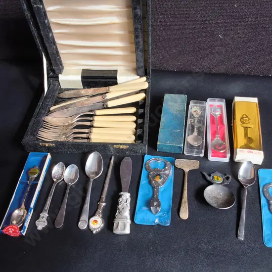 MIX OF VINTAGE CUTLERY AND SOUVENIR SPOONS
