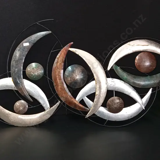 ABSTRACT METAL WALL AT L98CM H49CM
