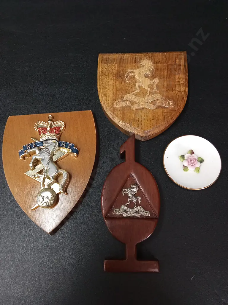 4 DECORATIVE ITEMS TALLEST H16CM Image 1++