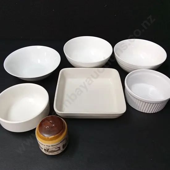 6 DISHES INCLUDING CROWL LYNN L15.5CM AND VINTAGE SOUVINER SALT AND PEPPER SHAKER