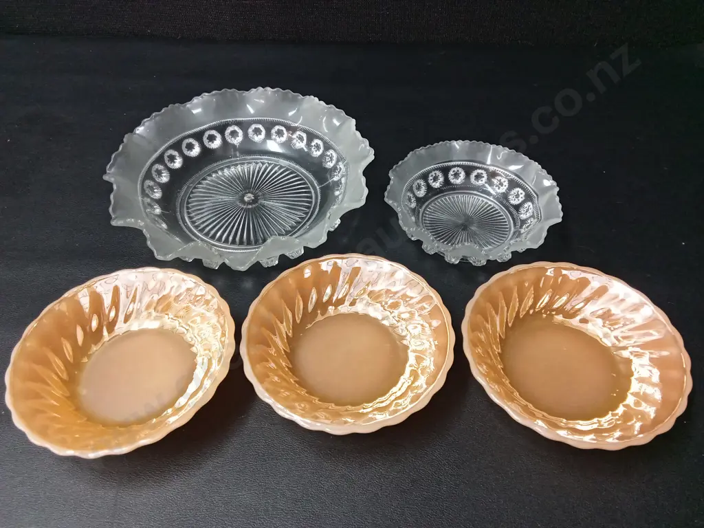 5 GLASS DISHES, 3 ANCHOR HOCKING DIA 12.5CM Image 1++