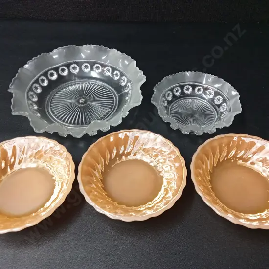 5 GLASS DISHES, 3 ANCHOR HOCKING DIA 12.5CM