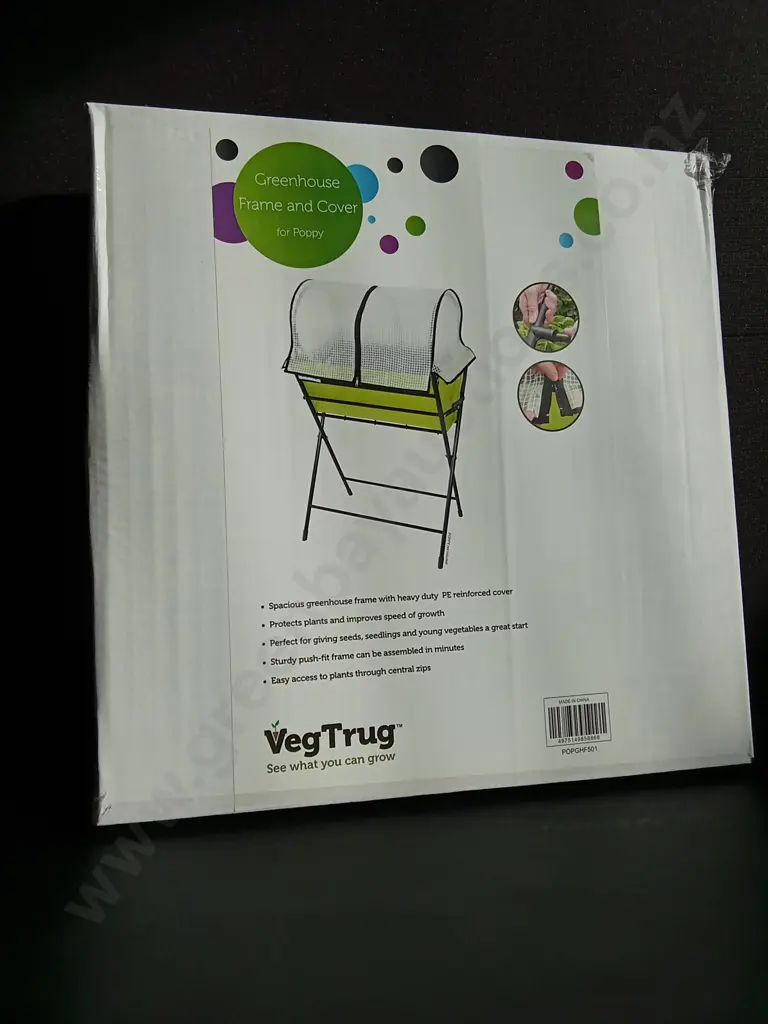 BRAND NEW VEGTRUG GREENHOUSE FRAME AND COVER Image 1++