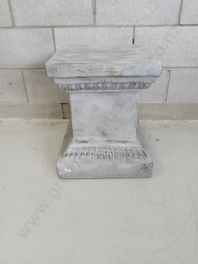 BRAND NEW SQUARE GARDEN PEDESTAL, H 45CM Image 1++