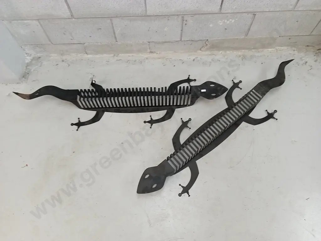 METAL LIZARD-SHAPED WALL MOUNTED CD/DVD RACK, 120CM Image 1++