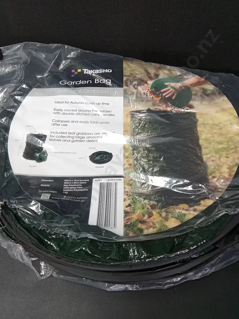 TAKASHO GARDEN BAG WITH LEAF GRABBERS Image 1++