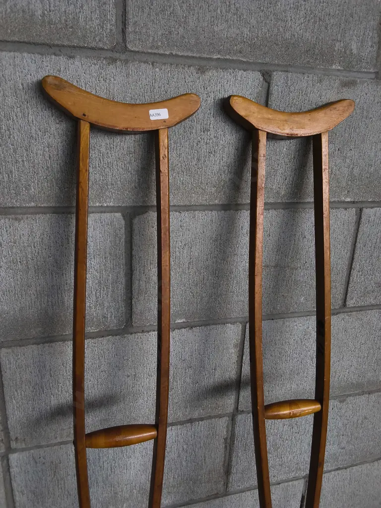 VINTAGE WOODEN UNDERARM CRUTCHES Image 1++