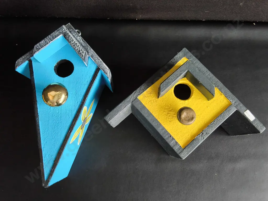 PAIR OF HANDMADE WOODEN BIRDHOUSES, TALLEST H 40 CM Image 1++