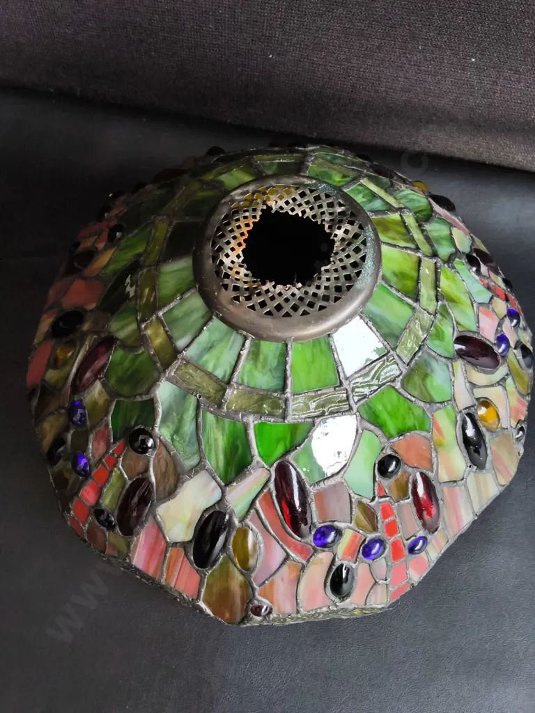 VINTAGE TIFFANY STYLE STAINED GLASS LAMP SHADE Image 1++
