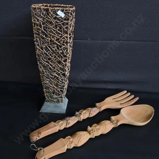 VINTAGE HAND CARVED WOODEN FORK AND SPOON WALL DECOR, AND WOVEN VASE, TWLLEST H 57 CM