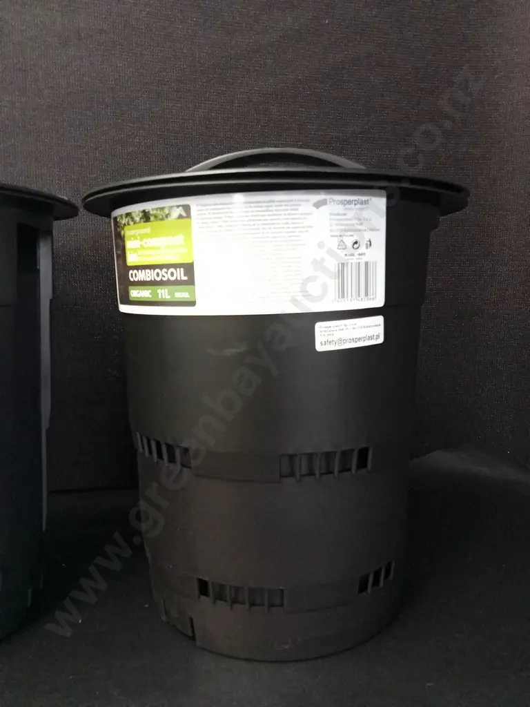 3 UNDERGROUND MINI-COMPOST BINS 11L Image 1++