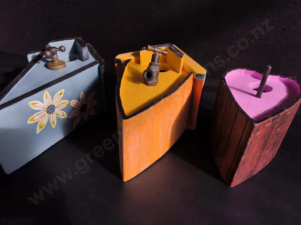 3 HANDMADE WOODEN BIRD HOUSES, TALLEST H 42 CM Image 1++