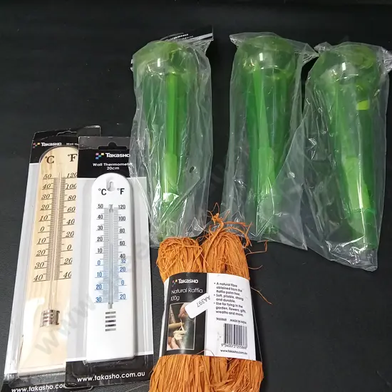 2 TAKASHO WALL THERMOMETERS, 3 RAIN WATER GAUGES AND NATURAL RAFFIA 100G