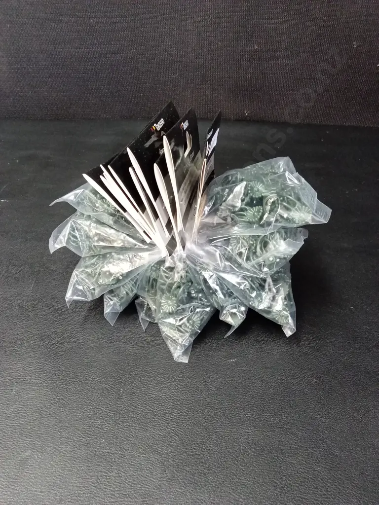 10 TAKASHO ORCHID CLIPS 20 PACKS Image 1++