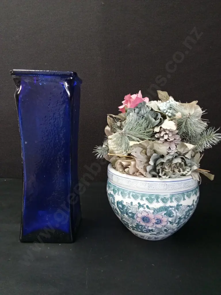 CLUE COBALT GLASS VASE H35CM AND A VINTAGE PORCELAIN FISHBOWL PLANTER H15CM WITH FAKE FLOWERS Image 1++