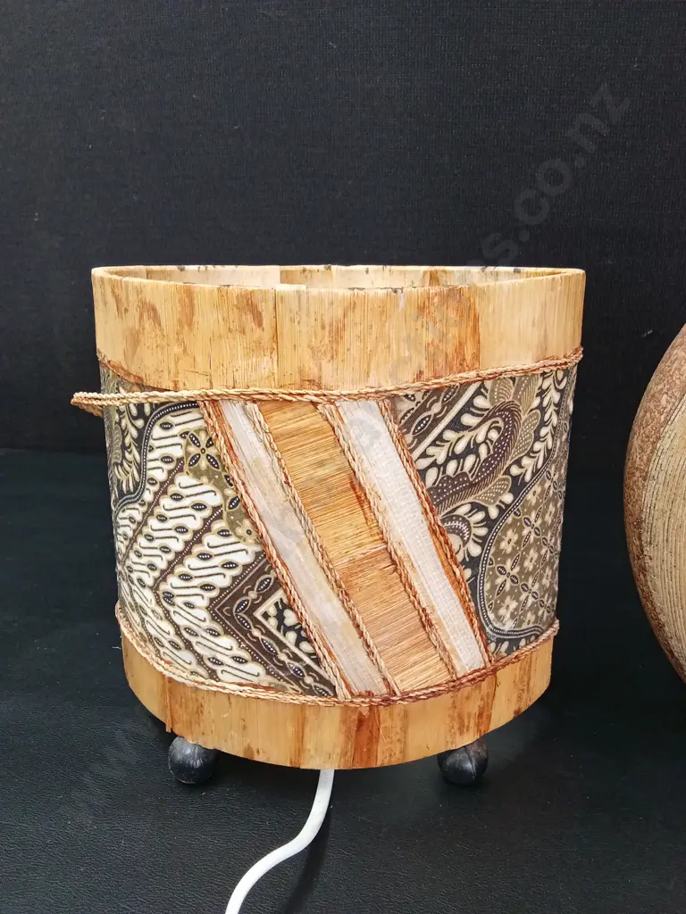 CYLINDRICAL ACCENT LAMP H19CM AND VASE H26CM Image 1++
