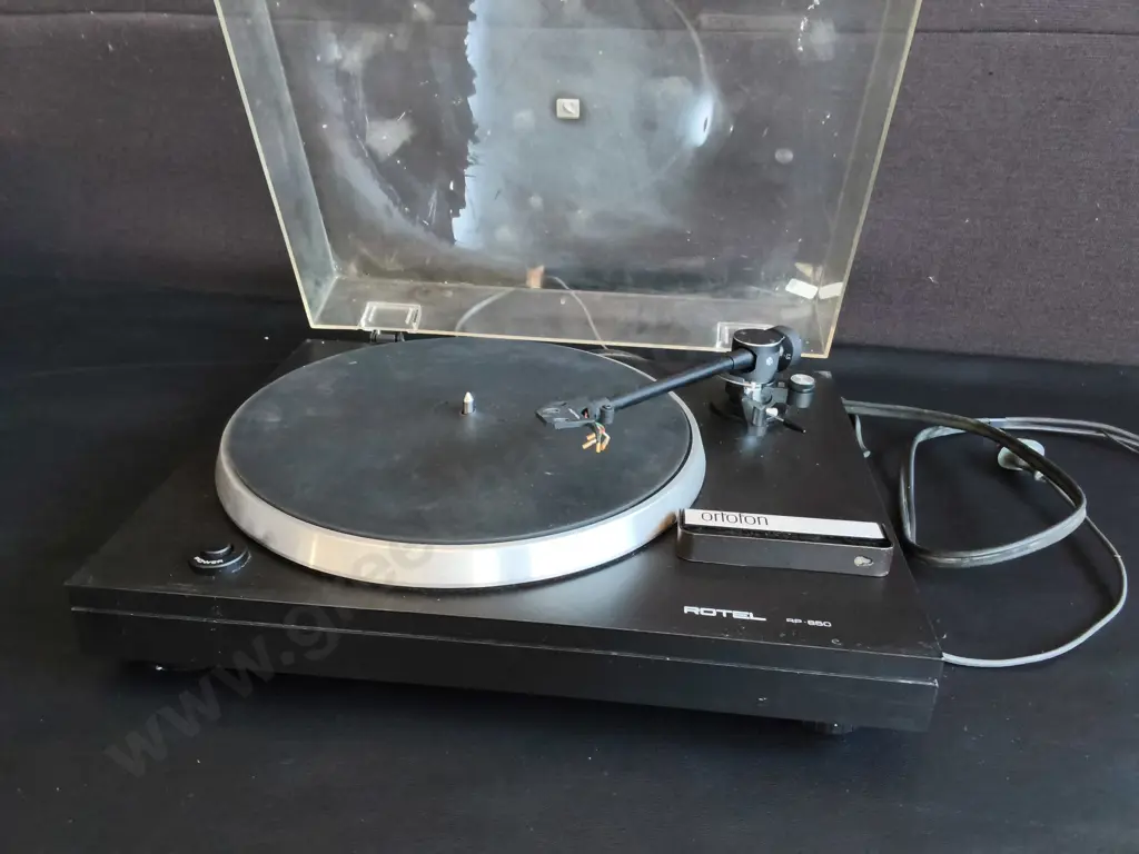VINTAGE ROTEL RP-850 TURNTABLE, NO STYLUS, SWITCH FAULTY Image 1++