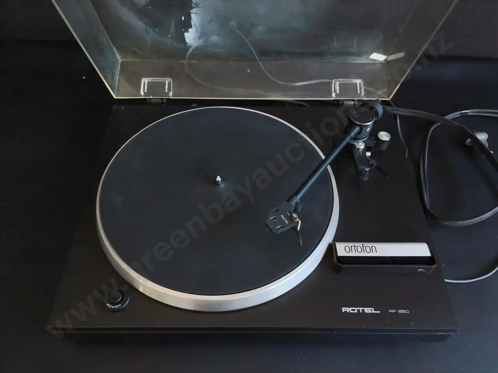 VINTAGE ROTEL RP-850 TURNTABLE, NO STYLUS, SWITCH FAULTY Image 1++