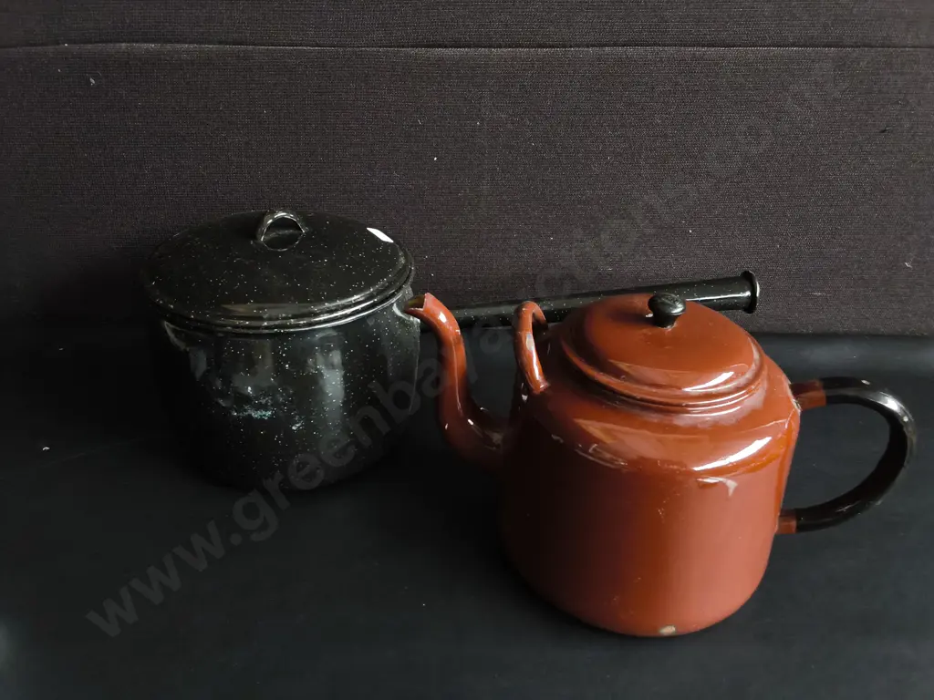 PAIR OF ENAMEL POTS, TALLEST H 21 CM Image 1++