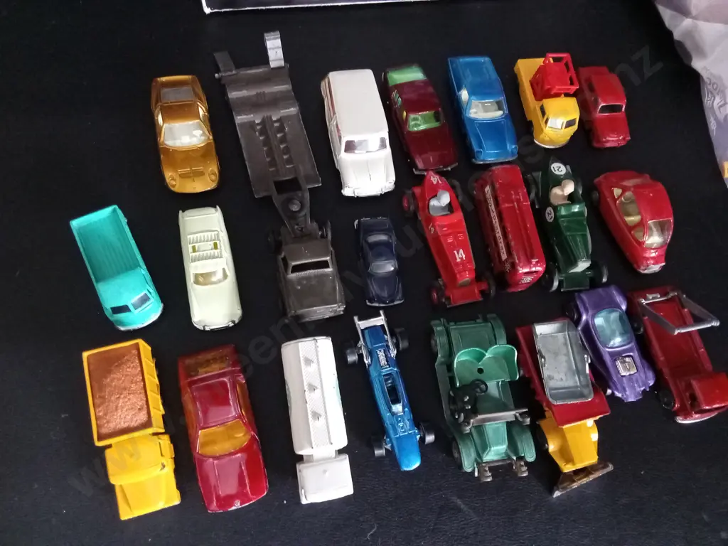 COLLECTION OF VINTAGE TOY CARS AND LEGO Image 1++