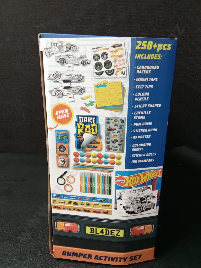 COLLECTION OF CAR TOYS, INCLUDING HOT WHEELS BUMPER ACTIVITY SET Image 1++