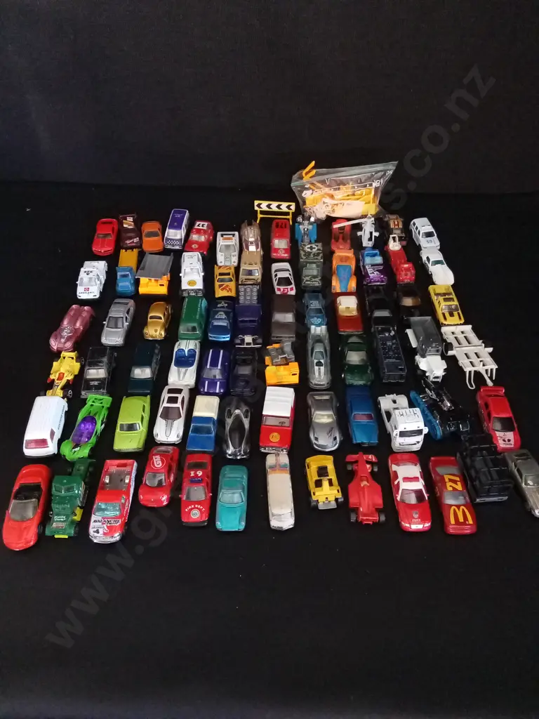 COLLECTION OF VINTAGE TOY CARS INCLUDING HOT WHEELS, REALTOY, ZYLMEX, YATMING, AND MORE Image 1++