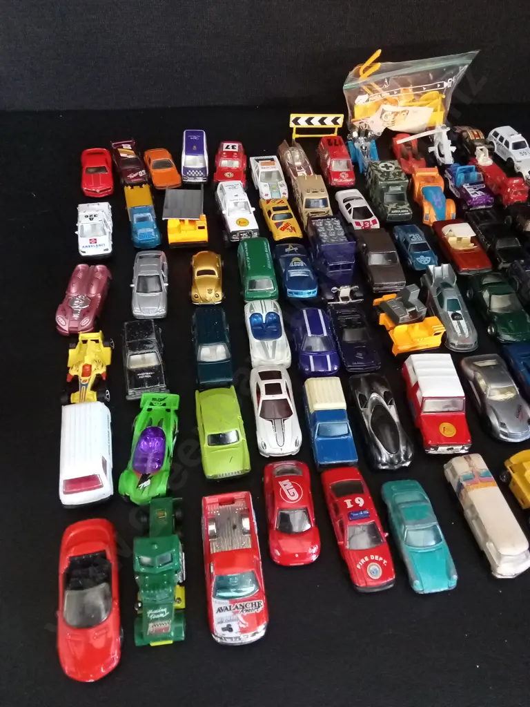 COLLECTION OF VINTAGE TOY CARS INCLUDING HOT WHEELS, REALTOY, ZYLMEX, YATMING, AND MORE Image 1++