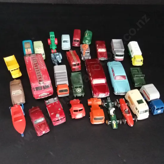 COLLECTION OF VINTAGE MODEL CARS