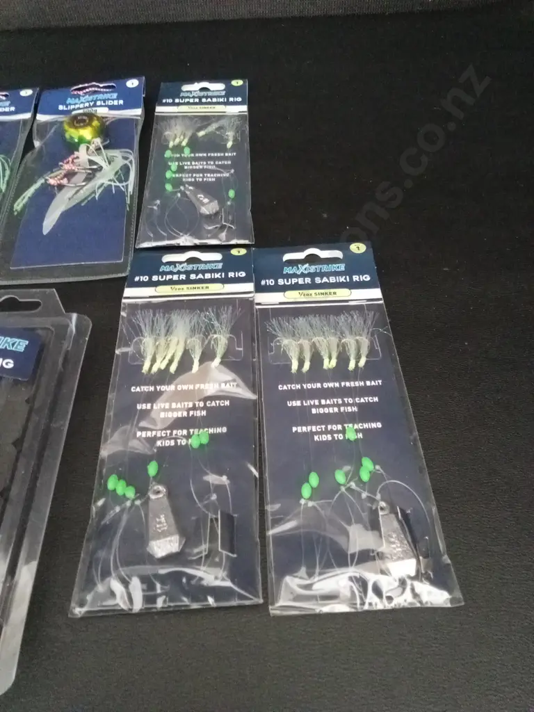 COLLECTION OF FISHING JIGS AND RIGS Image 1++