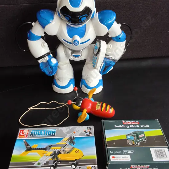 4 PIECES MIX OF TOYS