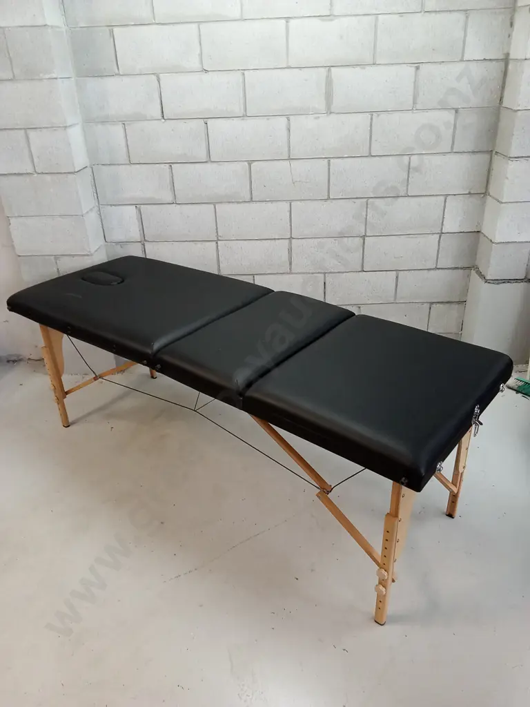 FOLD OUT MASSAGE TABLE, 92CM LONG Image 1++