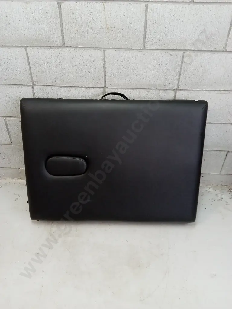 FOLD OUT MASSAGE TABLE, 92CM LONG Image 1++