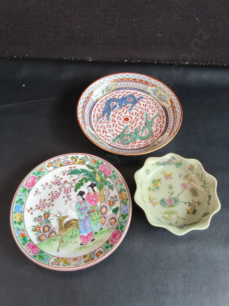 VINTAGE CHINESE PORCELAIN PLATES, 3 PIECES, WIDEST DIA 23 CM Image 1++
