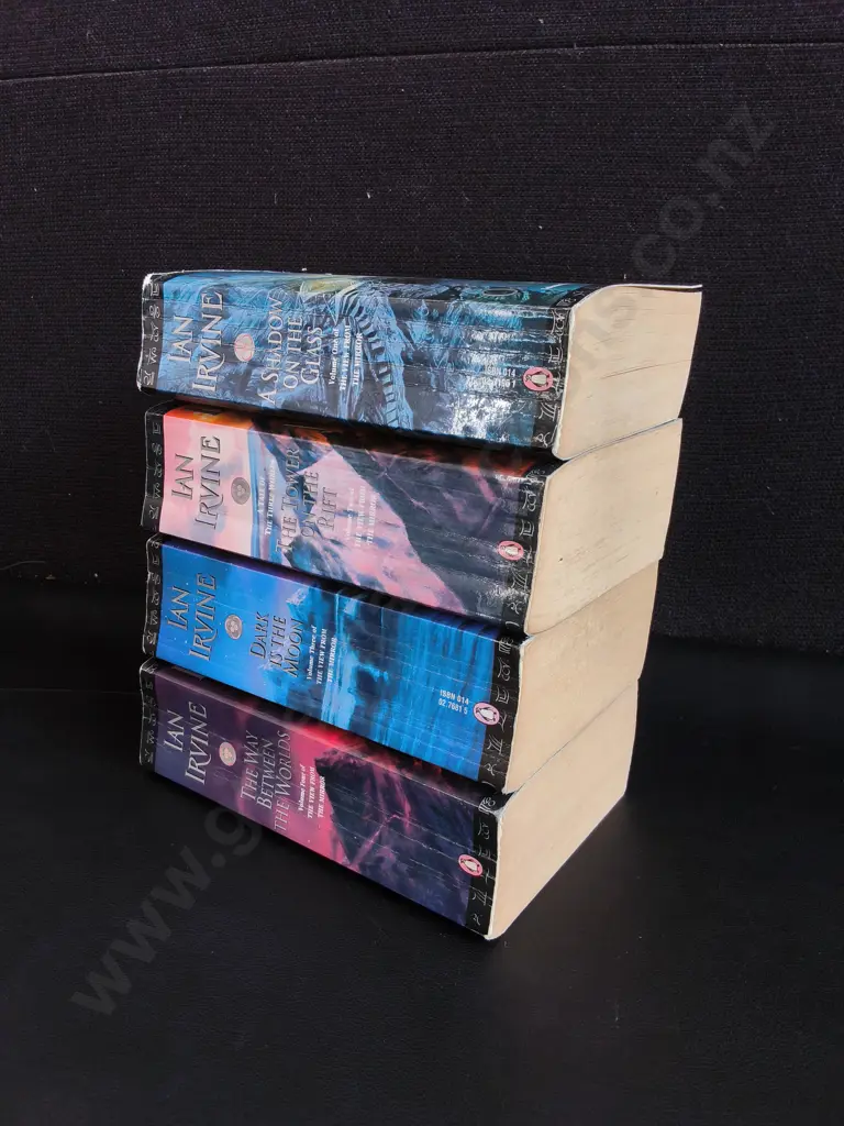 4 IAN IRVINE BOOKS Image 1++