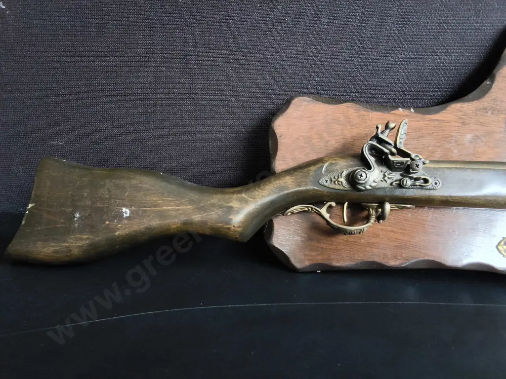 VINTAGE DECORATIVE FLINTLOCK RIFLE REPLICA WALL DISPLAY PLAQUE, L 99 CM Image 1++