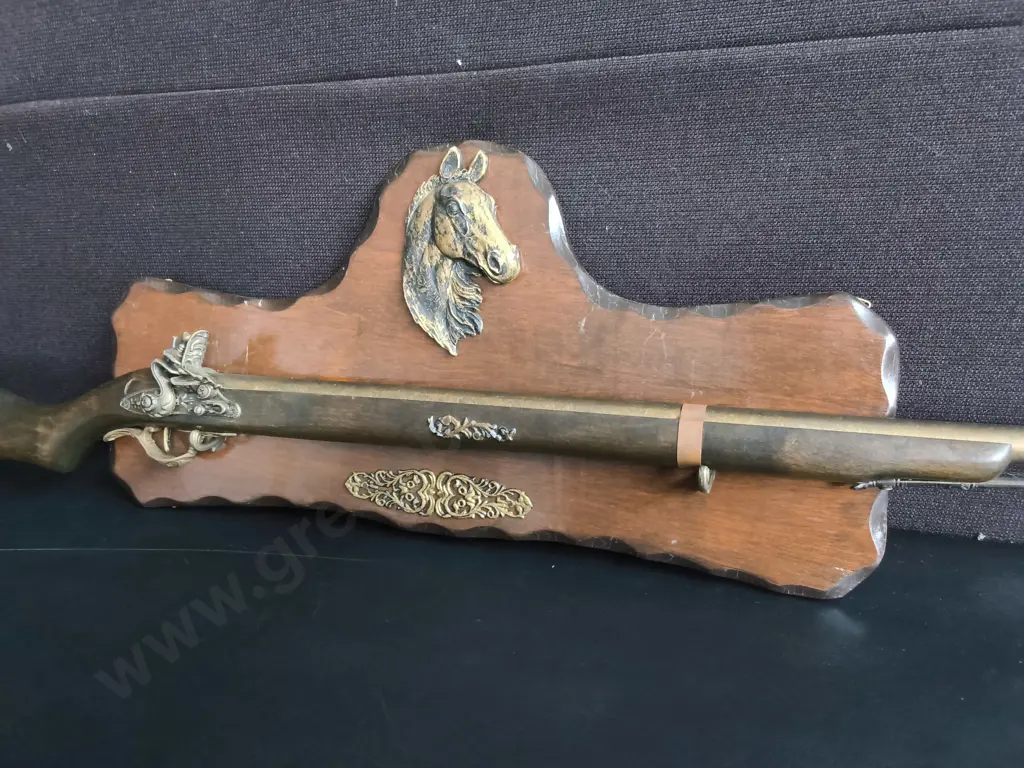 VINTAGE DECORATIVE FLINTLOCK RIFLE REPLICA WALL DISPLAY PLAQUE, L 99 CM Image 1++