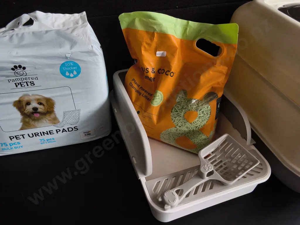 PET ITEMS, INCLUDING BRAND NEW PACKS OF URINE PADS AND CLUMPING LITTER Image 1++
