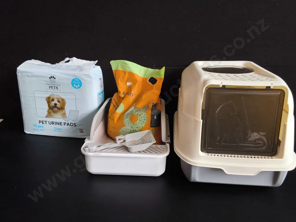 PET ITEMS, INCLUDING BRAND NEW PACKS OF URINE PADS AND CLUMPING LITTER Image 1++