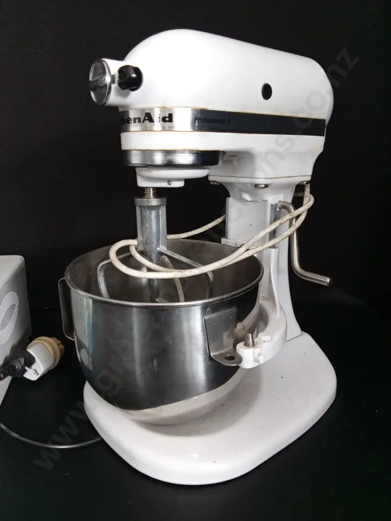 VINTAGE KITCHENAID PROFESSIONAL 5 WITH A 3 KVA TRANSFORMER 50HZ Image 1++