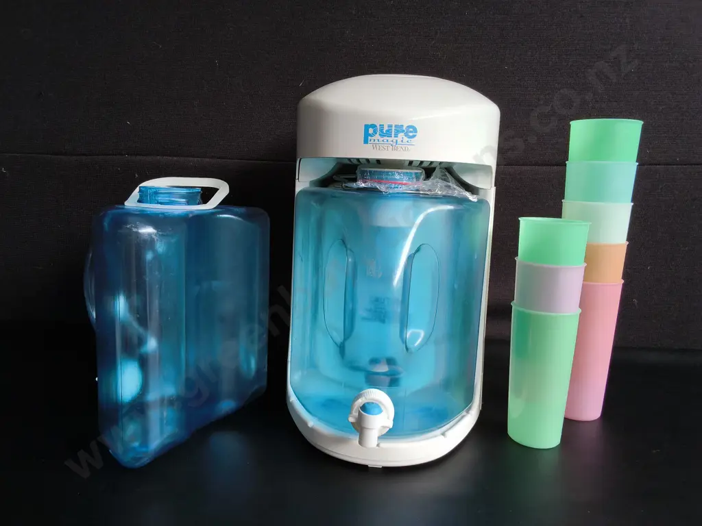 ERST BENS PURE MAGIC WATER DISTILLER, INCLUDING EXTRA TANK AND COLORFUL PLASTIC CUPS Image 1++