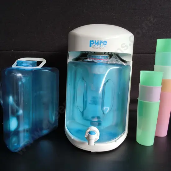 ERST BENS PURE MAGIC WATER DISTILLER, INCLUDING EXTRA TANK AND COLORFUL PLASTIC CUPS