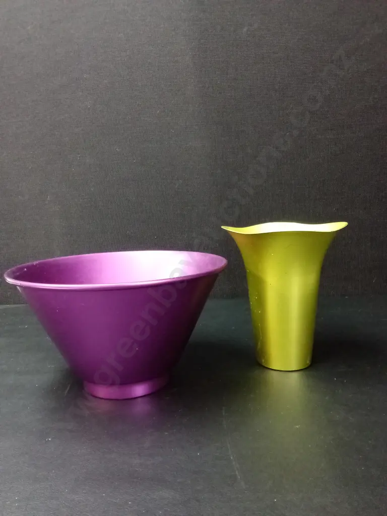 ANODIZED VASE H16CM AND PLANT POT H12.5CM Image 1++