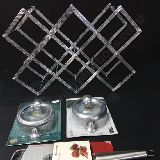 4 KITCHEN ITEMS INCLUDING WINE RACK