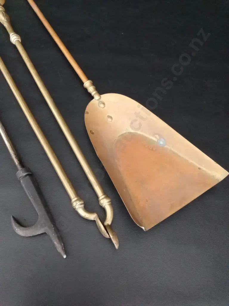 3 FIREPLACE TOOLS Image 1++