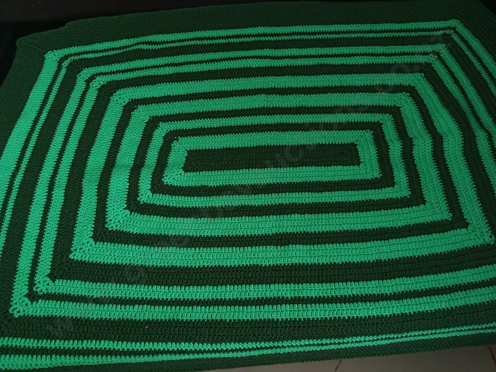 2 CROCHET BLANKETS Image 1++